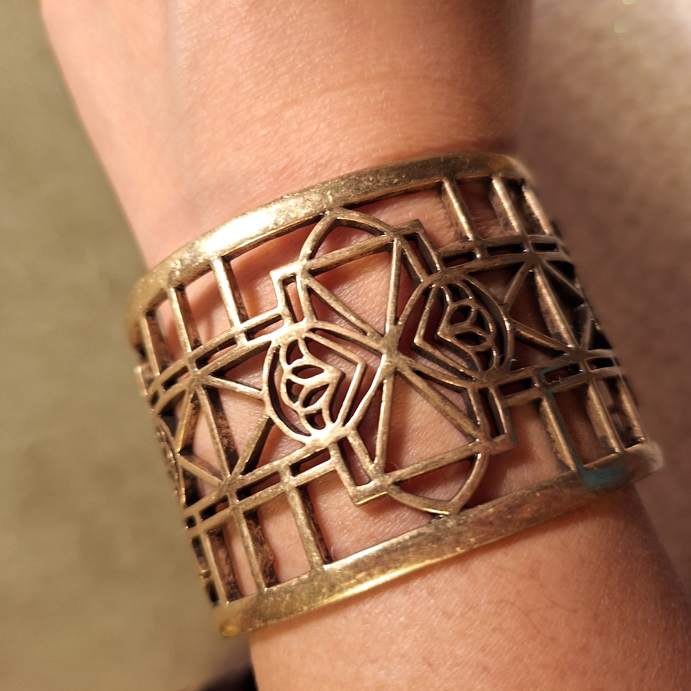 Lucky Brand Art Deco Gold Cuff Bracelet 7.5"